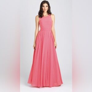 Beautiful floor length dress in color light pink in size 16